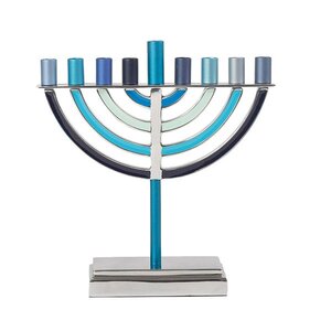 Chanukah Menorah, prachtige grote Chanoekia van Yair Emanuel, uitgevoerd in aluminium met verschillende blauwe accenten.